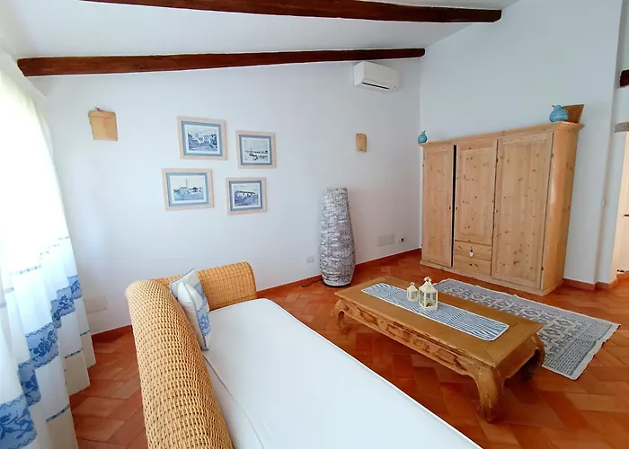 Olivastro Apartment *